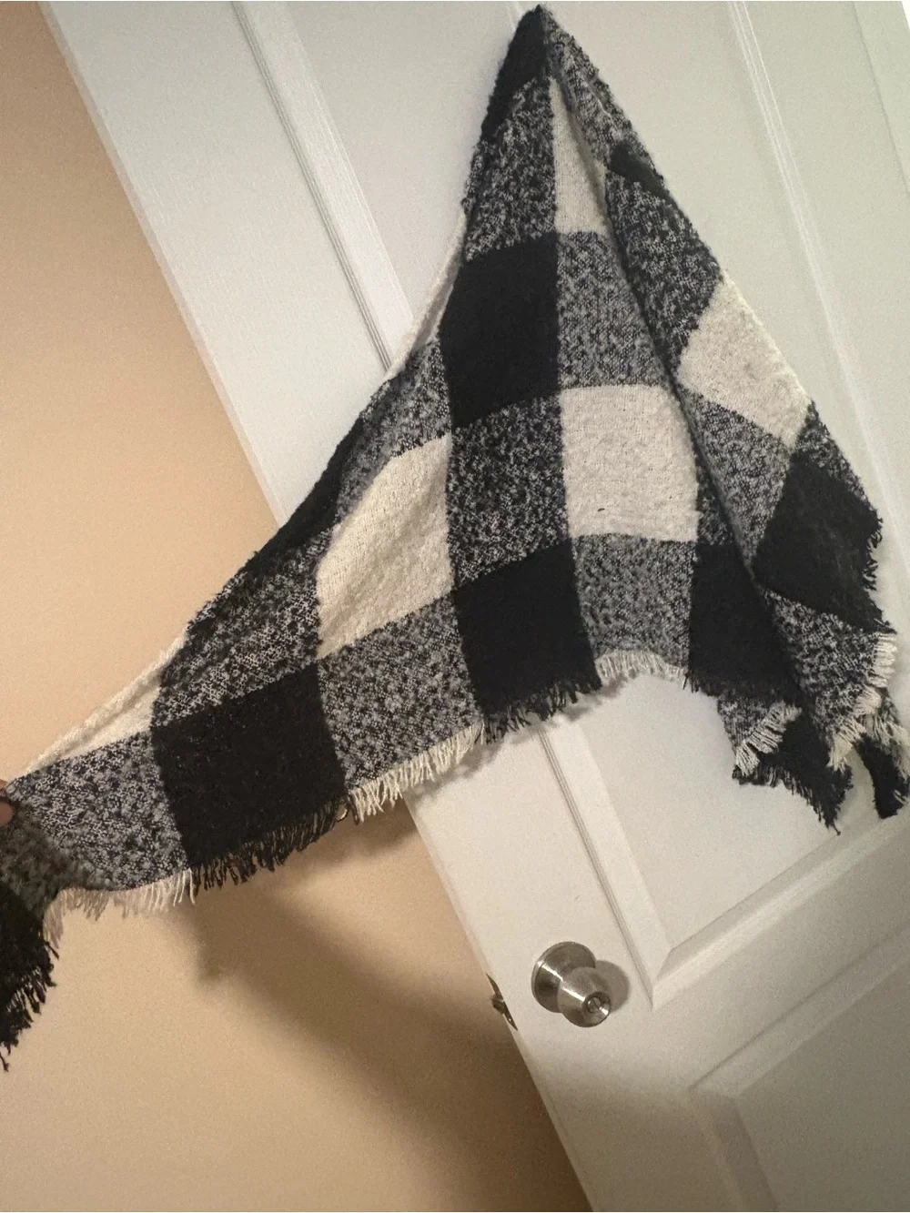 Pretty black & white scarf